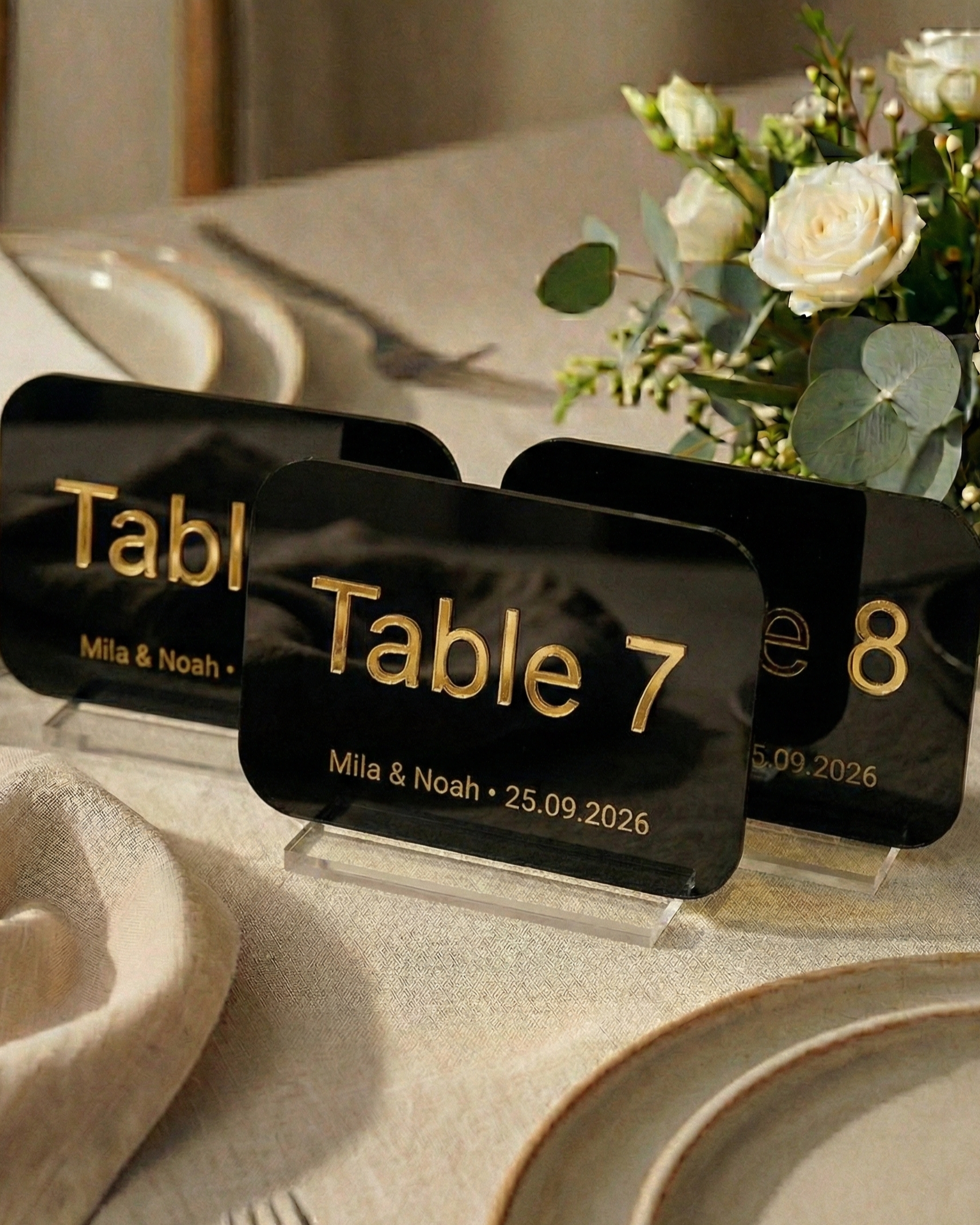 Numéros de table mariage personnalisés — Bois & Acrylique gravés