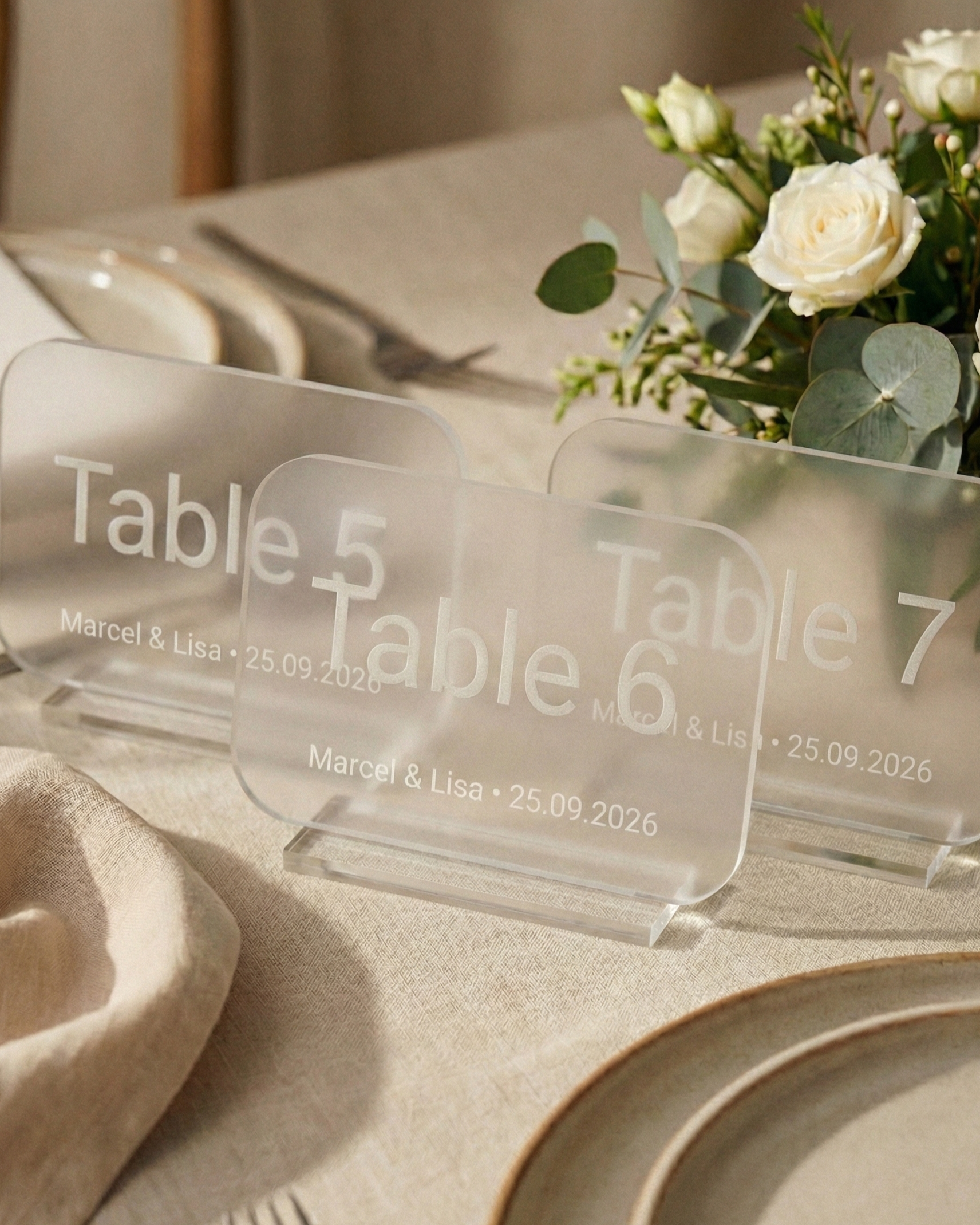 Numéros de table mariage personnalisés — Bois & Acrylique gravés