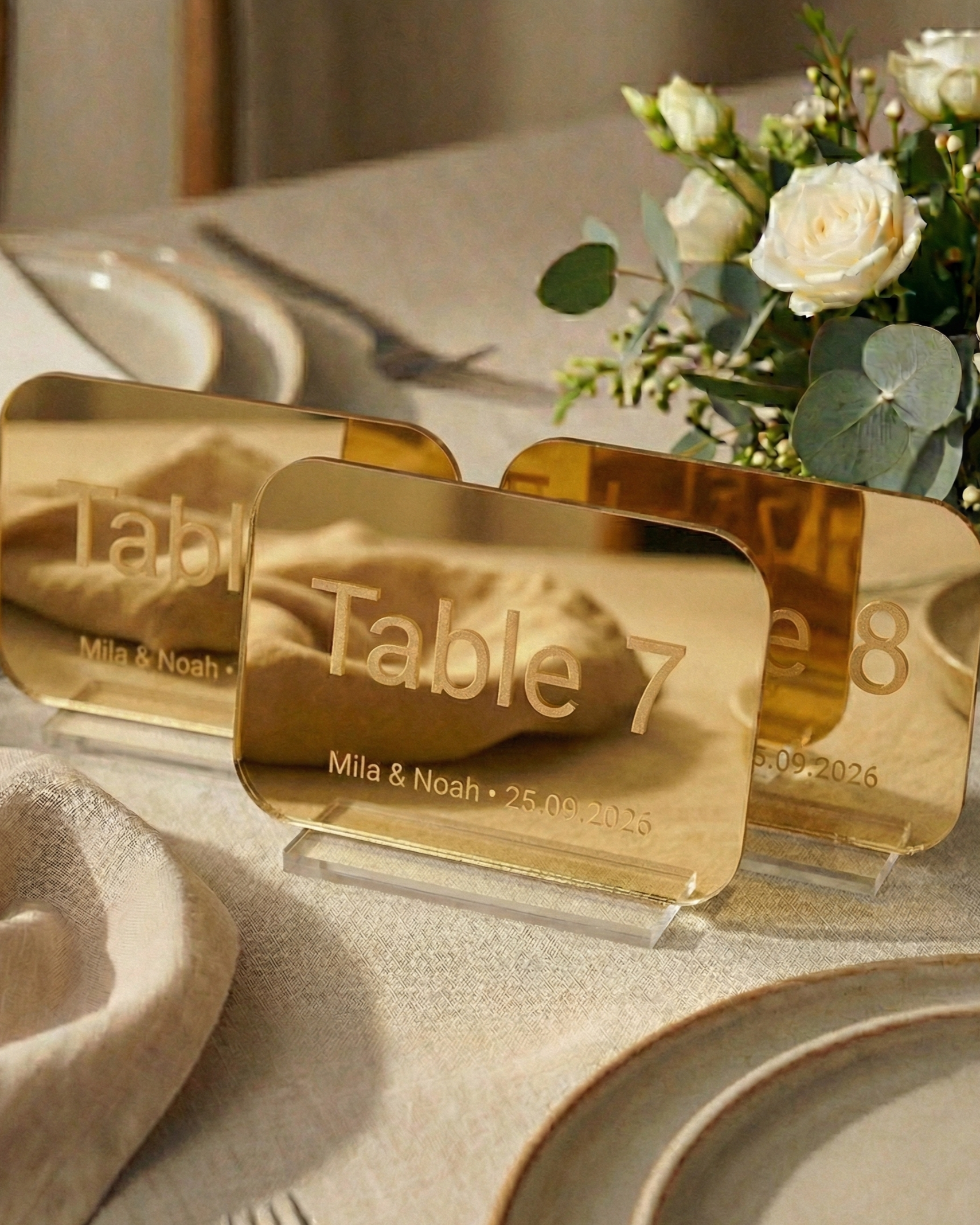 Numéros de table mariage personnalisés — Bois & Acrylique gravés