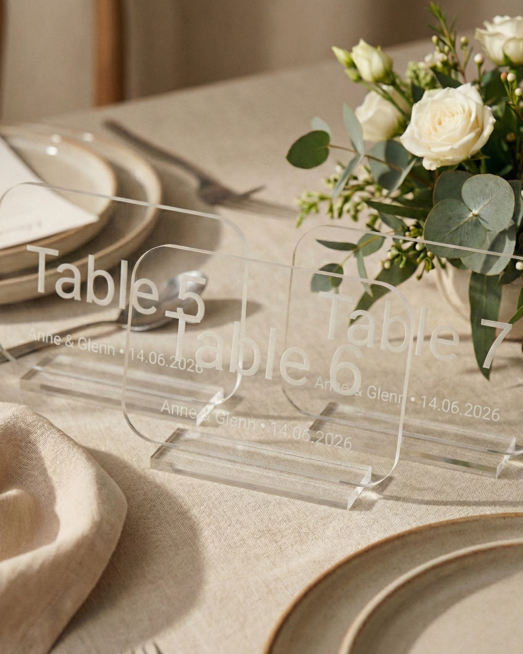 Numéros de table mariage personnalisés — Bois & Acrylique gravés